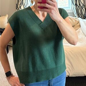 Women’s large sleeveless sweater
